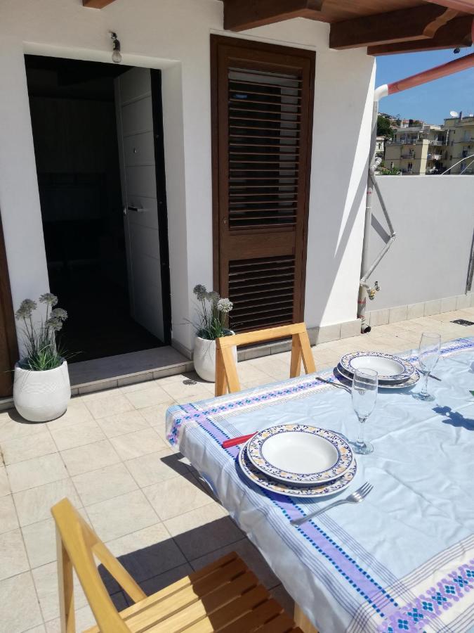 Tigellio Apartment-central-views-terrace Q6426